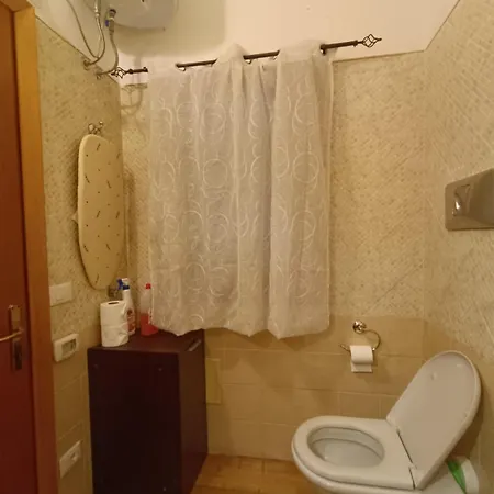 Castello Privata, Nell'appartamento Condiviso * Cagliari