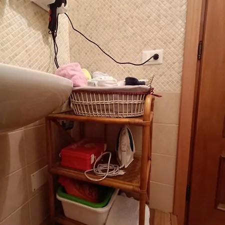 Castello Privata, Nell'appartamento Condiviso *