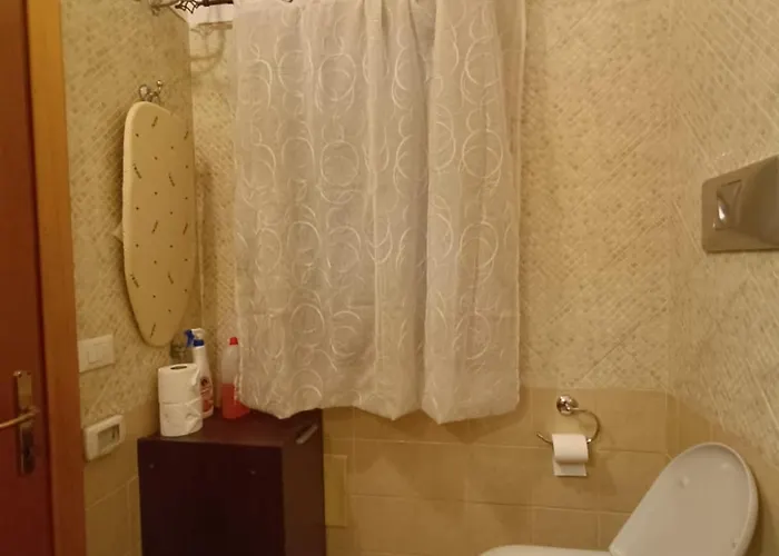 Castello Privata, Nell'appartamento Condiviso * كالياري